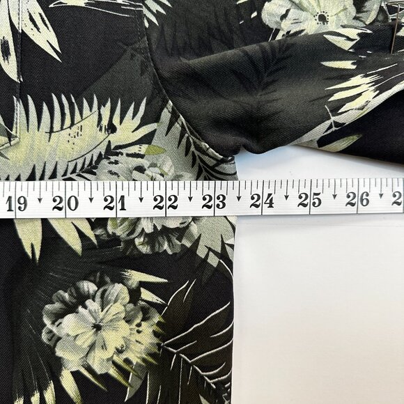Tommy Bahama 100% Silk Hawaiian Shirt Black Tropical Copyrighted Floral Aloha - Picture 6 of 8